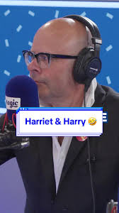 Who knew Harriet and Harry Hill would be such a chaotic match? 🤣  #harryhilltvburp #harryhill #harryhillshow #harryhillstandup