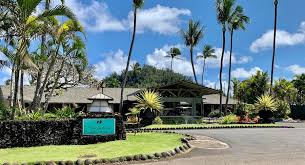 You can use it to look for nearby hotels and motels to book your accommodation for a holiday. The Best Hotels To Stay At When Visiting Maui The Keys To Travel
