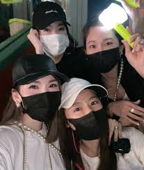 Họ từng chia tay và tái hợp nhiều lần. Khong Ngá» Lam Tam NhÆ° Váº«n Co Quan Há»‡ Khac ThÆ°á»ng Vá»›i Vá»£ Cá»§a Tinh CÅ©