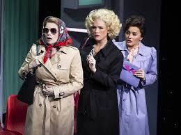 It's an extra half hour because of an unpaid 30 minute lunch break. 9 To 5 The Musical Review Dolly Parton S Musical Is A Wilfully Preposterous Crowd Pleaser