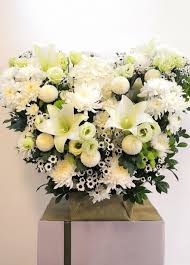Our singapore florists are very skilled and experienced, and our flower shop is able to send flowers for almost any occasion you can think off; Condolence Wreath Funeral Flowers Singapore Valenfleur Sg
