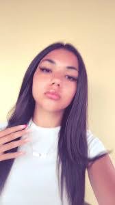 Larissa Phillips's Instagram, Twitter & Facebook