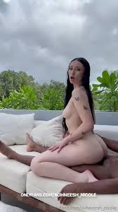 Raw Porn Auhneesh Nicole teasing a big-dick black man