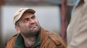 Las fierbinți este un serial românesc de comedie, difuzat la pro tv marțea și joia, de la ora 20.30. Las Fierbinti Lider De Audienta Cu Primul Episod Din Sezonul 15