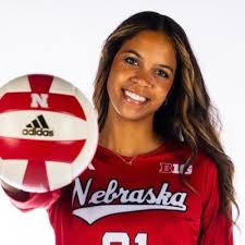 Sky Pierce 🐝 (@SkyPierce21)