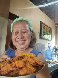 Good afternoon everyone, let's eat, snacks fried banana...