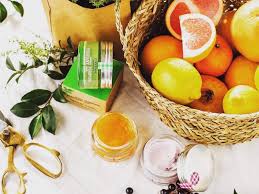 Se sei una fan delle maschere viso in tessuto, sappi che da oggi potrai creale comodamente a casa risparmiando soldi e scegliendo un'opzione sostenibile. L Occitane Nuove Maschere Viso Come Fatte In Casa Mybeautypedia