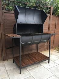 Barbecue A Tamburo Con Telaio Heavy Duty A Barbecue Con Duty Heavy Tambu In 2020 Bbq Grill Design Oil Drum Bbq Barrel Bbq
