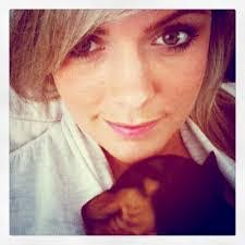 Laura Setliff's Instagram, Twitter & Facebook