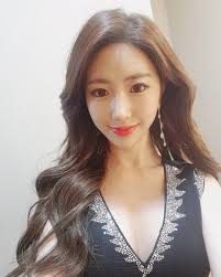 Both companies… on august 4, lee da in posted a photo of a blue sea and wrote on her personal instagram, i'm just a woman who's willing to live each day to the fullest. Instagram Lee Da Hye 2daleeda 2daleeda Girls Photos From Instagram Weibo Etc