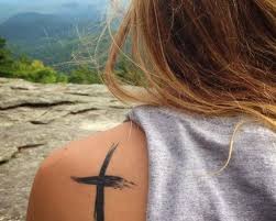 Fé is the spanish word for faith and in this beautiful tattoo this word has a few details like the dove (holy spirit), the cross and a heart. Christian Tattoos The Best Ones To Show Your Faith Christian Tattoo Art