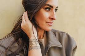 Cómo dar volumen a las raíces del pelo, por Cindy Crawford