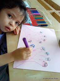 Batu bata, balang kaca tin, kotak kasut yang tidak digunakan. Lukisan Kanak Kanak Art Venture Kids Studio