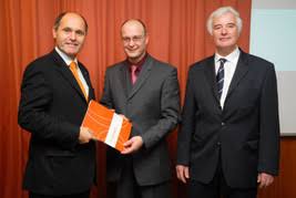 Hausmeisterdienst und vermietungsbüro bartusch alles in einer hand vermittlung vermietung verwaltung von ferienhäuser & ferienwohnungen betreuung & pflege von wohnanlagen. Baugenossenschaft Frieden 15 000 Wohnungen In 60 Jahren Gemeinnutzige Bau Und Siedlungsgenossenschaft Frieden 08 11 2007