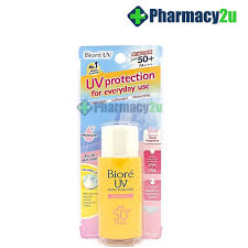 But since summer is almost upon us, it means the inevitable sunscreen questions keep piling up in my mailbox. Biore Uv Perfect Block Milk Moisture Cool Spf 50 Pa 25ml Face And Body Sunblock Shopee Malaysia
