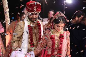 Best Wedding Photographer Wedding Photographer In Mumbai Get Free Quotes In 2020 Best Wedding Photographers Wedding Photographers Wedding Film