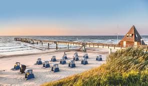 Usedom is a baltic sea island in pomerania, divided between germany and poland. Insel Usedom Sehenswurdigkeiten Strande Ausflugstipps