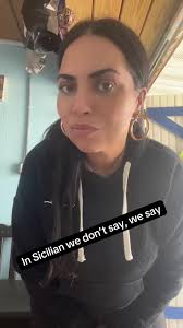 In Sicilian we don’t say, we say #siciliani #italiantiktok #fyp  #dialettosiciliano #sicilian