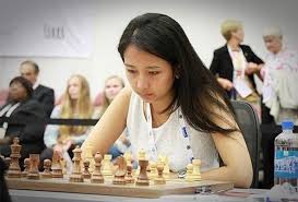 Seperti yang diketahui hari ini akan ada pertandingan catur antara dewa kipas dan grand master irene sukandar. Dimpuzvapeetzm