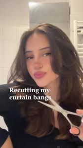Quick hair cut #cutmyhairoff #cuttingcurtainbangs #curtainbangtutorial  #haircuttutorial #butterflycut #cuttinglayers #hairtutorial #fyp #foryou