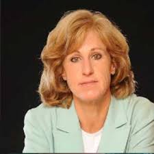 Lisa Sprague's Instagram, Twitter & Facebook