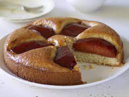 Quince Cake With Sugar Lemons Juice Quinces All Purpose Flour Baking Powder Milk Vegetable Oil Large Eg Quince Recipes Quince Dessert Recipe Quince Cake