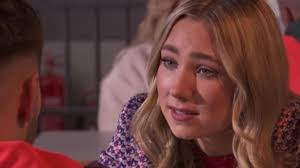 The season FINALE of Holly Hobbie is tomorrow and you won't want to miss  it! 🎬 👀 What do you think will happen with Holly and her friends? Make  your predictions in