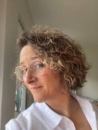 Das Sally Team, junge, alte, innovative, traditionelle, vegane, verrückte,  bodenständig, Kopftuch tragende, , Rentner, Mamas , Papas, Kinder,  tätowierte , gepiercte, Heimscheisser, Weltenbummler, Weltverbesserer,  Motorradfahrende, Fahrradfahrende, mit ...