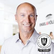 Peter Raab's Instagram, Twitter & Facebook