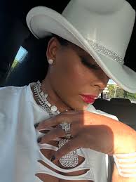 Orlando thank you for your love in that brutal heat and humidity❤️ You were  magical💋! Performance outfit head to toe @shopakira