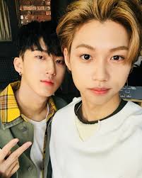 Skz Their Bare Faced Arent They So Pretty Cant Tell A Difference Felix Stray Kids Kid Memes Stray