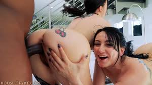 Mandy Lee explicit anal play