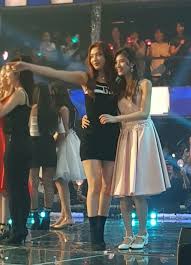 Irene、seulgi（red velvet）、momo、彩瑛、子瑜（twice） 《dreams come true》 video（页面存档备份，存于互联网档案馆） 12月28日: 5 Heartwarming Friendships That Came Out Of Red Velvet Twice And Blackpink S Inseparable Bond Kpoplover