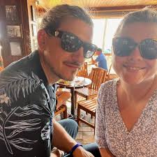 Manon Manoeuvre and Jeffrey Parton's Wedding Website