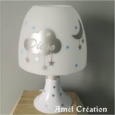 Petite et discrète, la lampe de chevet pour bébé illuminera les douces lectures. Lampe De Chevet Personnalisee Prenom Etoiles