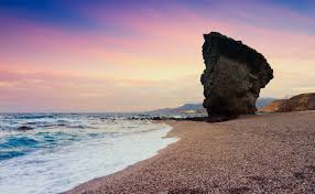 Descubre Cabo De Gata Un Paisaje Que Te Dejara De Piedra Te Proponemos Una Ruta Por Este Parque Natural Con Maravillo Cabo De Gata Paisajes Parques Naturales