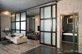 разделение комнаты как разделить комнату на две зоны спальню и гостиную Spalnya V Odnokomnatnoj Kvartire Sovety Po Obustrojstvu S Izobrazheniyami Belye Kirpichnye Steny Okrashennye Kirpichnye Steny Kirpichnaya Stena