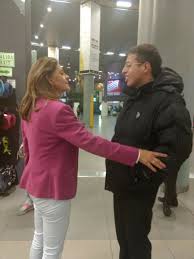 Artículos, videos, fotos y el más completo archivo de noticias de colombia y el mundo sobre martha lucía ramírez. Marta Lucia Ramirez V Tvittere A Este Joven Cajero En El Aeropuerto Me Encantaria Apoyarlo Para Que Sus Suenos De Estudiar Y Convertirse En Emprendedor Se Vuelvan Realidad Lo Haremos Con Ivanduque