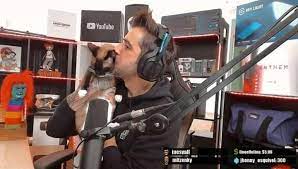 Gracias por estos 8 años, te quiero mucho, escribió el 'streamer' español en sus redes sociales, junto a un. Auron Con Bosnia Auron Con Don Gato Gta Roleplay Spain Rp Facebook