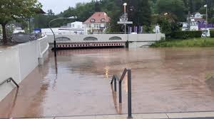 Ausgerissene bäume, geflutete keller, ein abgetragenes operndach: Baden Wurttemberg Unwetter Richtet Schwere Schaden An Baden Wurttemberg Stuttgarter Nachrichten