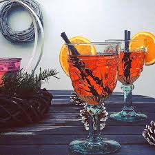 Hotaperol Rezept Weisswein Apfelsaft Aperol Mangosirup Orangenscheiben Erhitzen Heiss Geniesse Getranke Getranke Weihnachten Winter Getranke