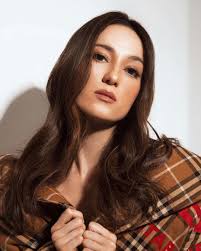 Deretan penampilan julie estelle yang keren dan sangat memesona. Julie Estelle Biodata Profil Fakta Agama Umur Kekasih Karir