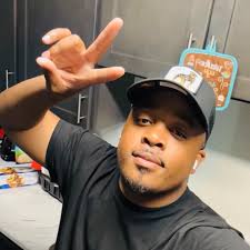 Damita, I thought you was gonna play with my frog 🐸 😂 #Wedge #classact