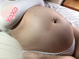 thumbs.pro : swollenbellygirl:Taken from this video. Also has a free  preview 😄.