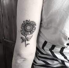 Blackwork Back Arm Sunflower Tattoo By Annita Maslov Sunflower Tattoo Sunflower Tattoos Sunflower Tattoo Design