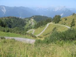 Important domaine skiable hivernal de la région, bien connu des amateurs de cyclisme, le mont zoncolan est particulièrement réputé grâce au giro. La Salita Al Monte Zoncolan Le Biciclette Di Socrate