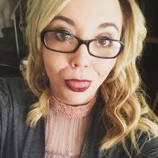 kelly roach (@kell_roach)