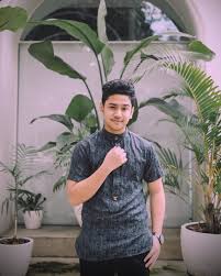 Syakir daulay saat ini memutuskan untuk menjadi sorang pendakwah setelah belajar di pondok. Profil Syakir Daulay Penyanyi Yang Berduet Dengan Adiba Uje Kumparan Com