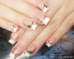 trendstyle nails stars french elegant und glamouros wirken weisse french spitzen wenn sie mit goldenen mustern und e fashion nails nail art glamour