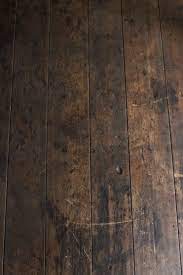 The unparalleled old flooring types at alibaba.com offer terrific solutions for construction projects. Wunderschone Alte Dunkel Verwitterte Rustikale Holzboden Wurde Dies Im Meister Lieben Dunkel Ho Rustic Wood Floors Rustic Flooring Old Wood Floors